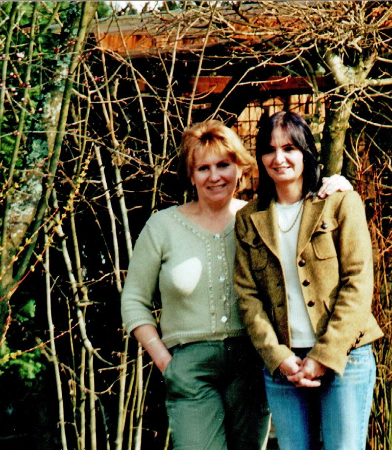 Heike und Olinka im Garten